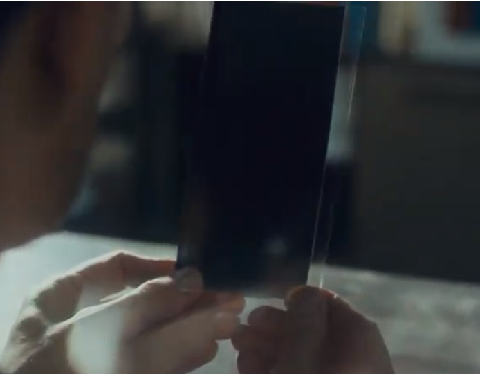 Samsung is spending a LOT of time in  #SamsungUnpacked   talking about its new matte black option (pinging  @mkbhd). Apparently, black can be "strong, fluid, and modern." Um, OK.