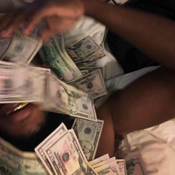 I woke up like this 🤣🤣 https://t.co/nlMp3cya9e<a href="/tag/newprofilepic"class="tags"><span>#newprofilepic</span></a><a href="/tag/nofacenocase"class="tags"><span>#nofacenocase</span></a>