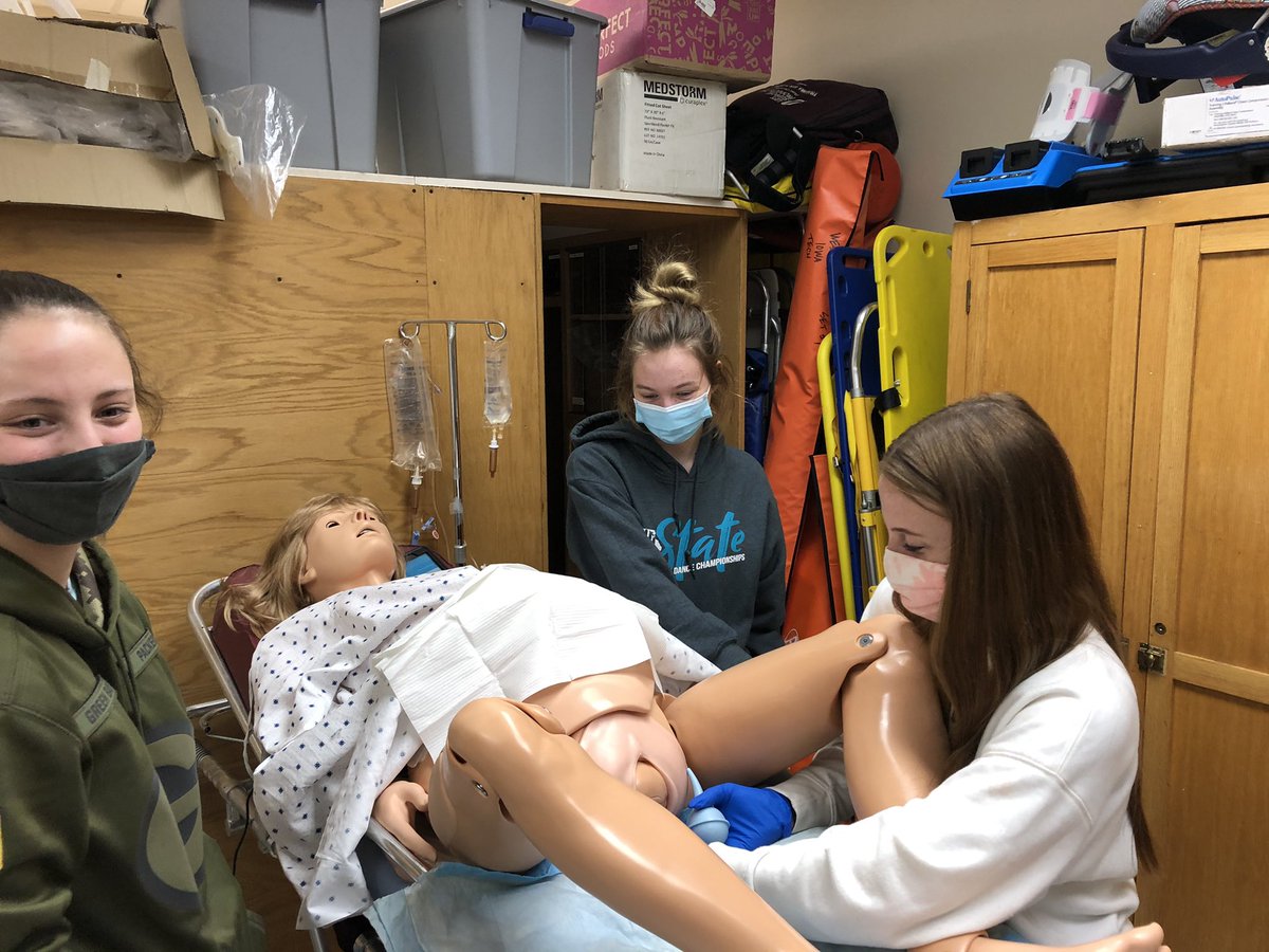 agaul24's tweet photo. Even on their day off, these @BlackRaidersEHS @WHS_Activities students from @SCCareerAcademy are working hard to learn childbirth skills @vanderb51 @JazmineMurdock @emmawithane12 #sccsd #witccems https://t.co/xiLHTfkgEL