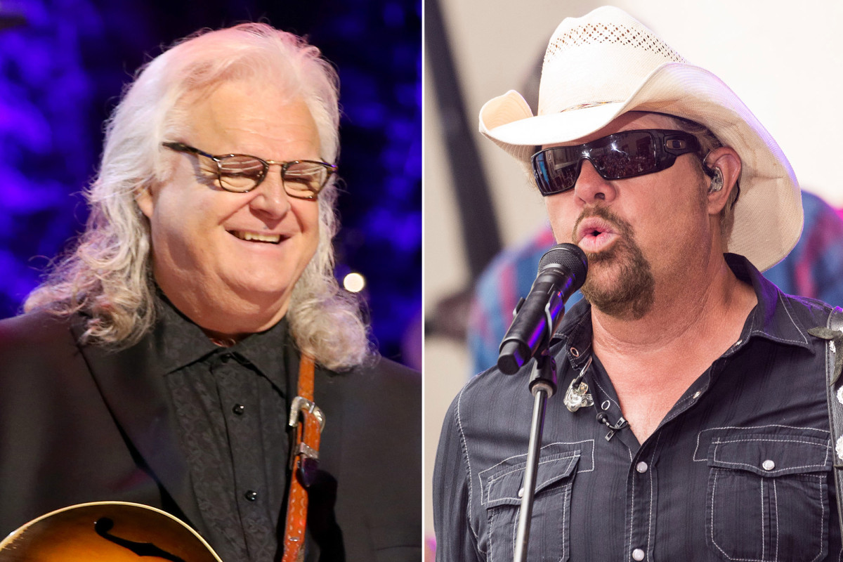 Trump gives Toby Keith, Ricky Skaggs awards after impeachment vote