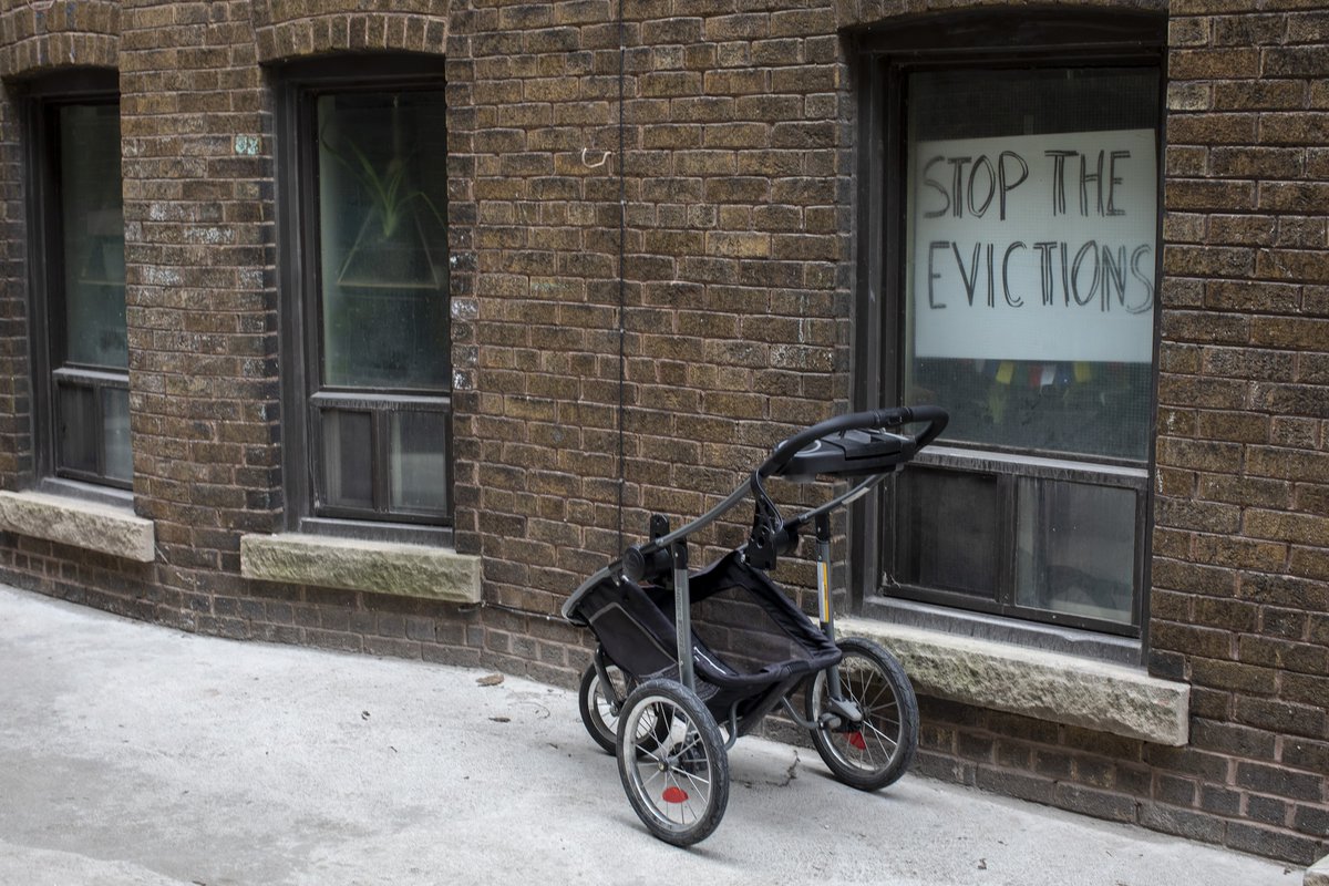 CP24's tweet photo. Ontario orders halt to residential evictions during state of emergency  https://t.co/RndrihLldH https://t.co/JF31NnATer