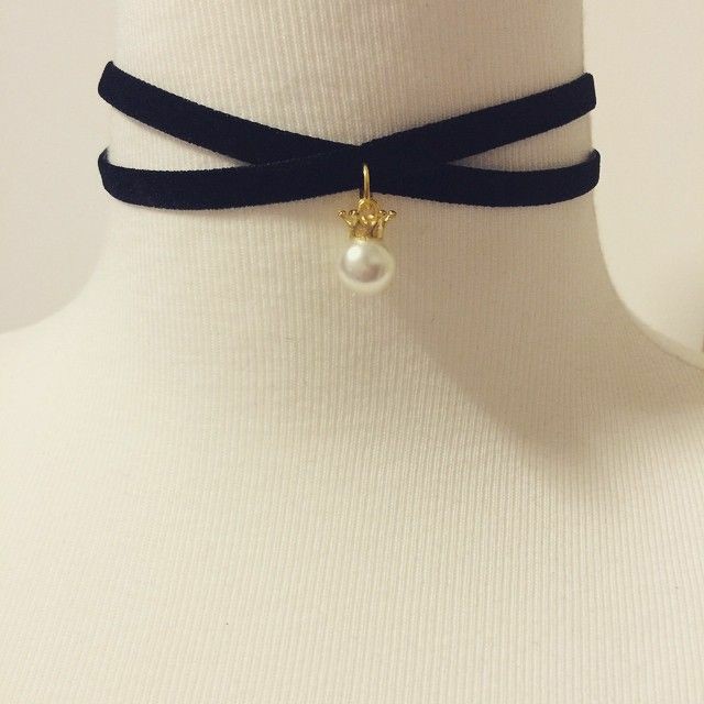 - A thread of beautiful chokers˚✧ ࿐ ˚ . ✦