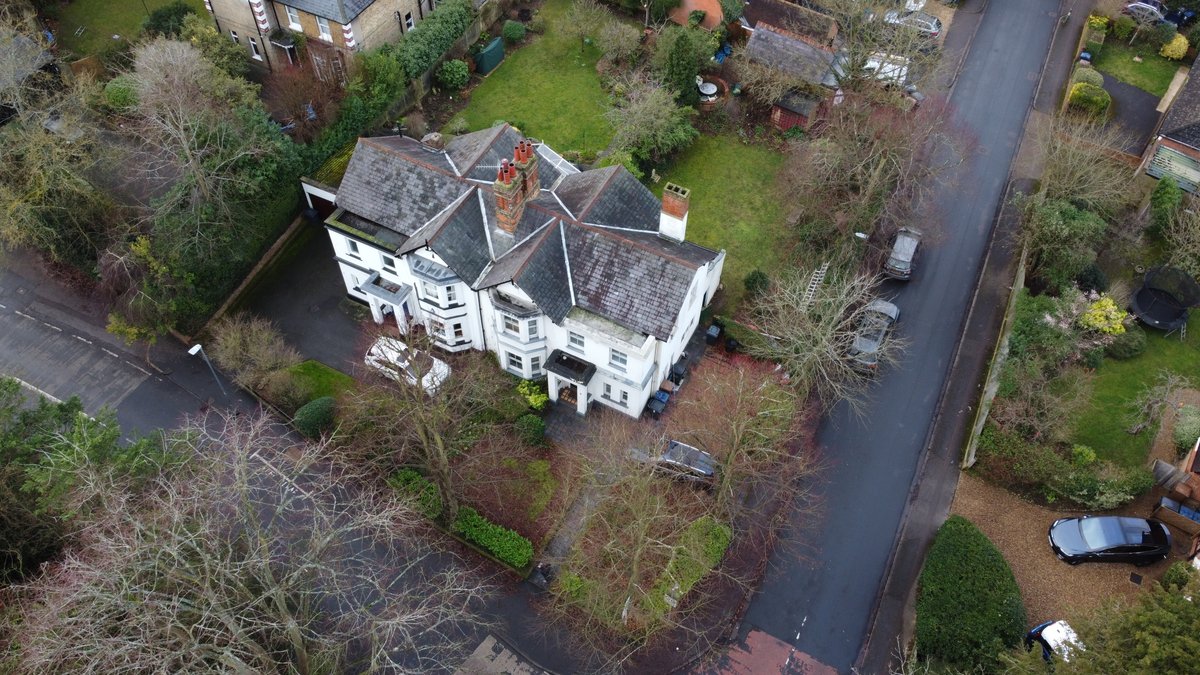 GraftonLimited's tweet photo. Some great images using our drone for this #buildingsurvey #RICS #property #construction #buildingsurveyor #Hertford https://t.co/FSTfby8rZa