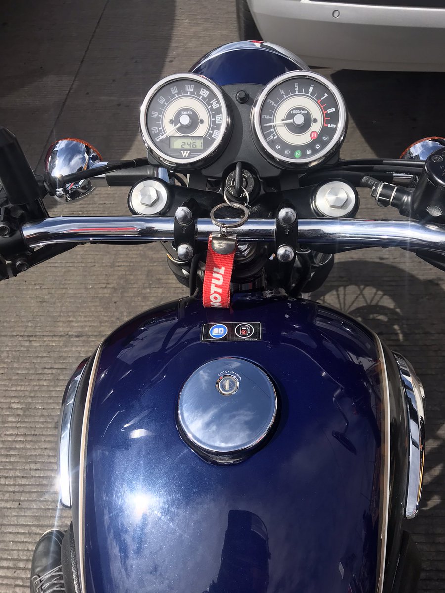 Gran día el que pasamos con <a href="/KawasakiPuebla/">KAWASAKI PUEBLA</a> manejando las retro W800 y Z900RS. Dos opciones increíbles para viajar a donde quieras. 
#motoretteclub #retro #classic #kawasaki 
<a href="/Yavidanoficial/">Yavidan Valai</a> <a href="/Mariano_san65/">Mariano Ecija</a>