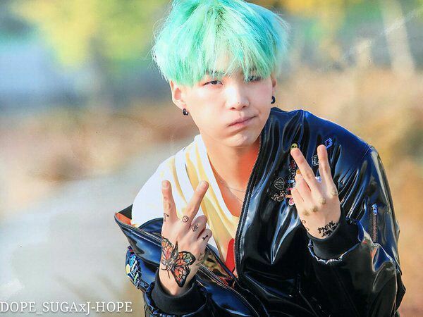 Imagine yoongi with actual tattoos tho, a dream come true