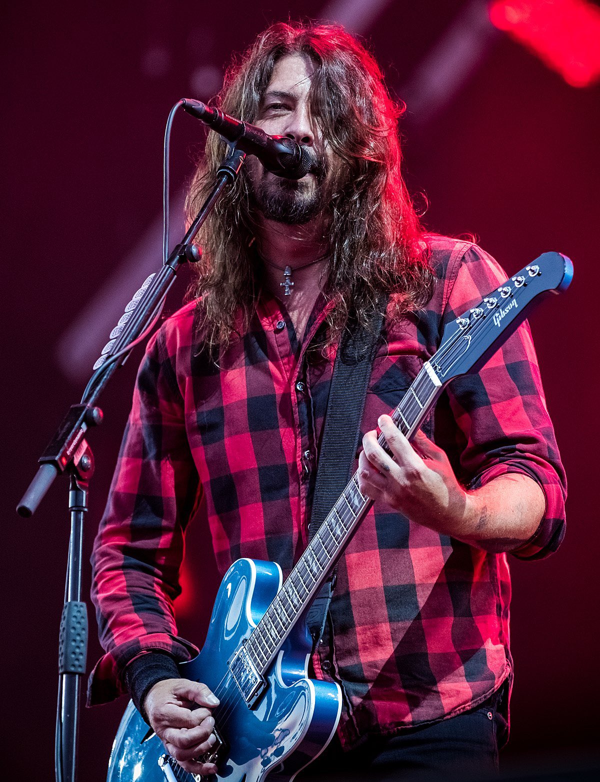 Happy Birthday Dave Grohl. Can t wait to to see the Foo Fighters live again! 