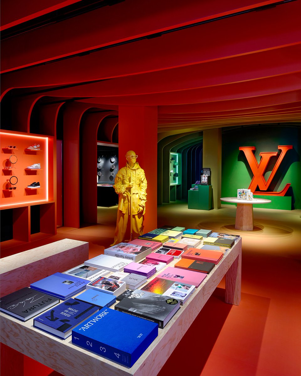 CPP-LUXURY.COM on X: Louis Vuitton opens new pop-up concept in Bangkok at  Central Embassy #LouisVuitton #LVBangkok #Bangkok #CentralEmbassyMall  #luxury #luxuryfashion #fashion #luxuryretail #luxuryboutique #luxuryretail  #luxurybusiness #LVMH @LVNH