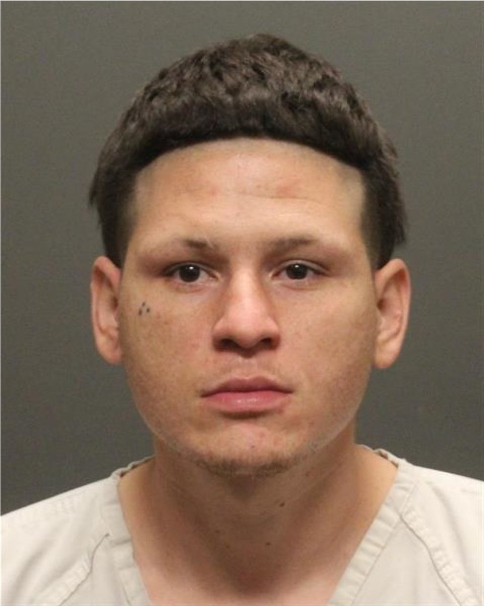 ofcrmagos's tweet photo. 🚔SUSPECT ARRESTED🚔

On 1/5/21 we asked for your help in identifying this suspect. Since then Robbery Detectives were able to identify the suspect as Raul Torres (23). Midtown Division CRT Officers took him into custody yesterday without incident. Thank you Tucson! 👏🏼👏🏼👏🏼 https://t.co/MEmXmd0xyn