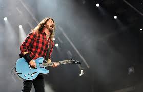 Happy Birthday to the frontman, David Grohl today! 

The Foo rocked the arena 3 times over the years  