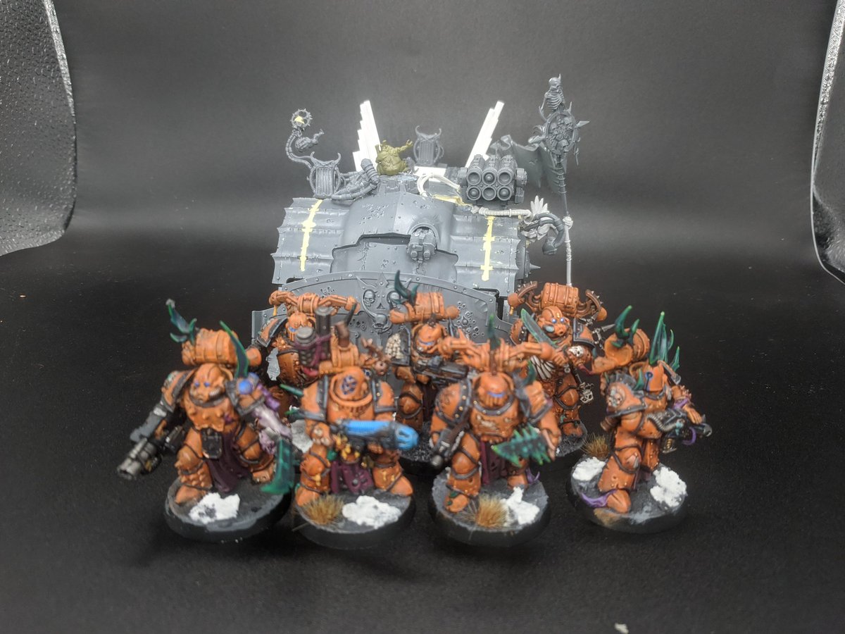 Those who have been bitten by said rats soon turn to poxwalkers and shamble along behind the Heralds" #warhammercommunity  #warhammer40k  #rustedharvest  #deathguard40k  #nurgle40k