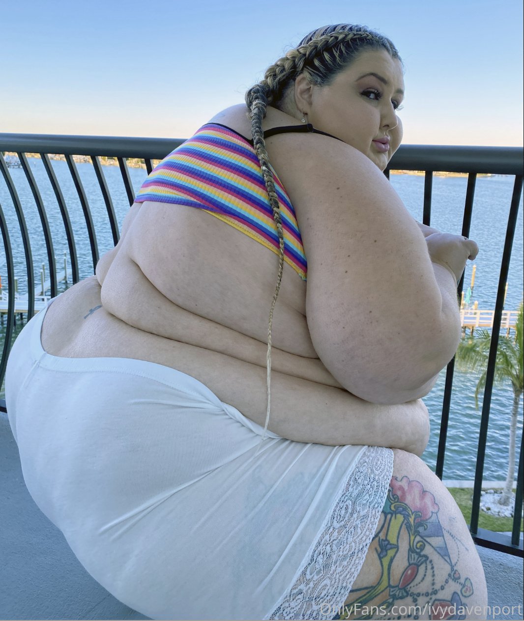 Vote for me for BBW of the year on @manyvids!! 

VOTING REWARDS!
$10 = any 2 vid
$20 = 3 months OF 
$50