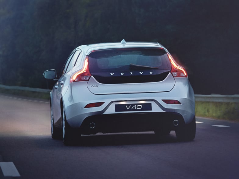 So that's all well and good for a city like Oslo, but what about a REAL city. One that loves CARS like a VOLVO.Alright then, let's visit the home of the Volvo -- Goethenburg(The left volvo not the right volvo)