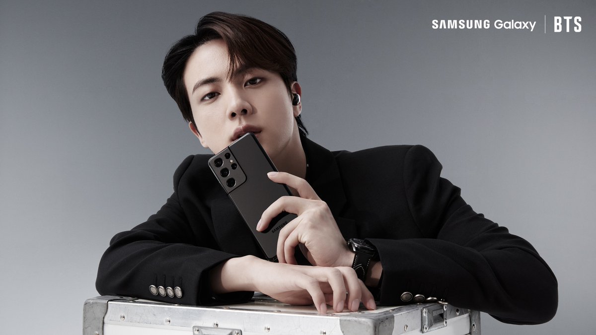 📸: @BTS_twt’s #Jin vibes with the new #GalaxyS21. #GalaxyxBTS Learn more: smsng.co/S21U_BTS_tw