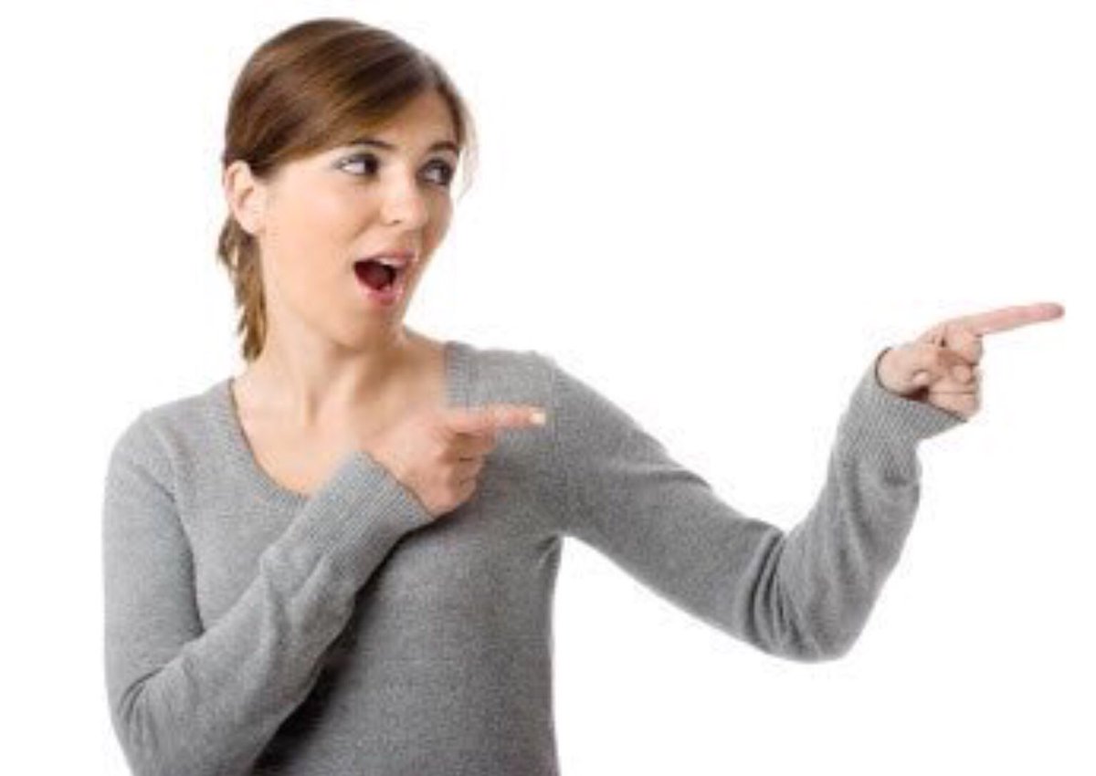 chesteremma_'s tweet image. who was absolutely robbed on drag race tonight?? #DragRaceUK