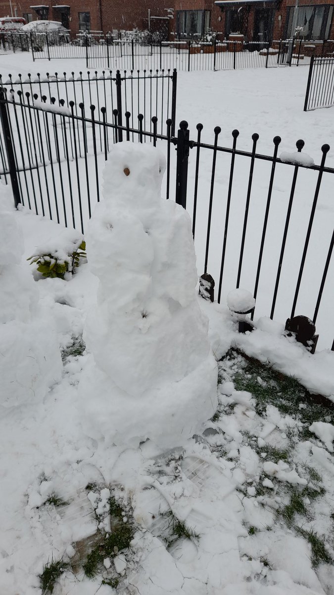 mum0206's tweet photo. @Newlands_PS Snow https://t.co/fy6o79c5N2