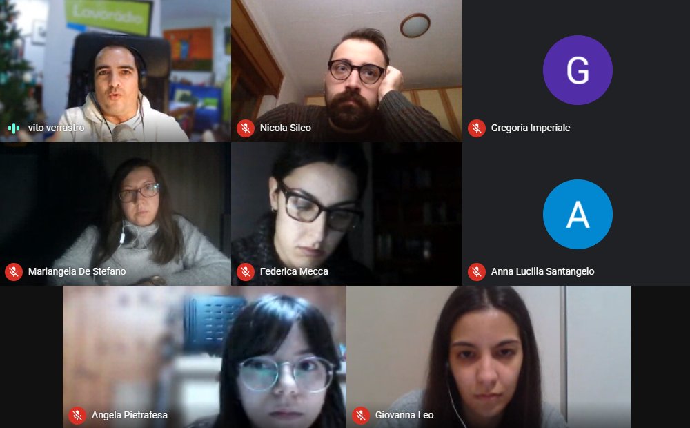 catalaniluigi's tweet photo. @vitoverrastro incontra i miei studenti @UniBasilicata del laboratorio #comunilab e racconta la sua esperienza di #freelance @NicolaSileo1 @MeccaFederica @AnnaSantangel19 @achmatxva @MariangelaDeSt2 @sromano477 @GiovannaLeo26 @Gregori87037080 #comunicazione https://t.co/BhcPdNsXl9