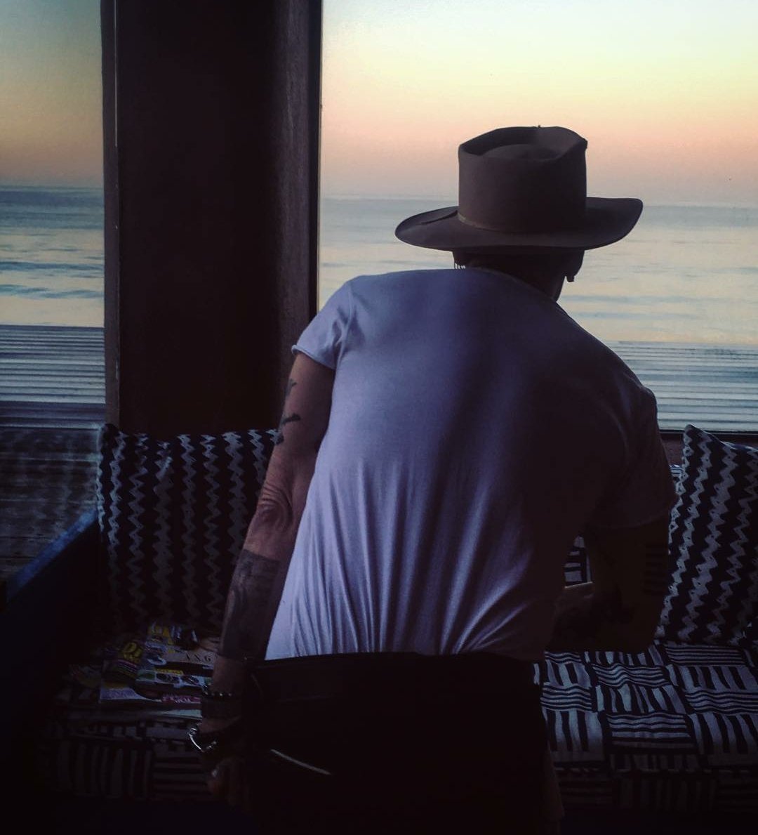 Cuteness alert!!!!!Johnny Depp as Pandas - A Thread