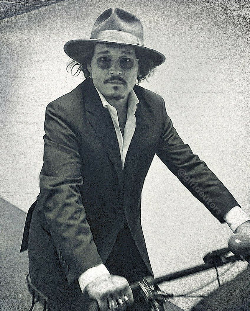 Cuteness alert!!!!!Johnny Depp as Pandas - A Thread