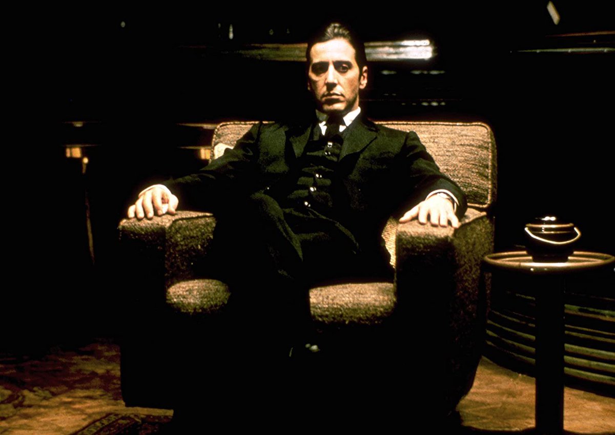 So I finished The Godfather Part 2 yesterday and man, what a film. Can feel its long lasting effects on media and society today. I wanted to let my thoughts marinate to get a better idea of where I stand with the movie and series in general, hence the delay of my review. [THREAD]