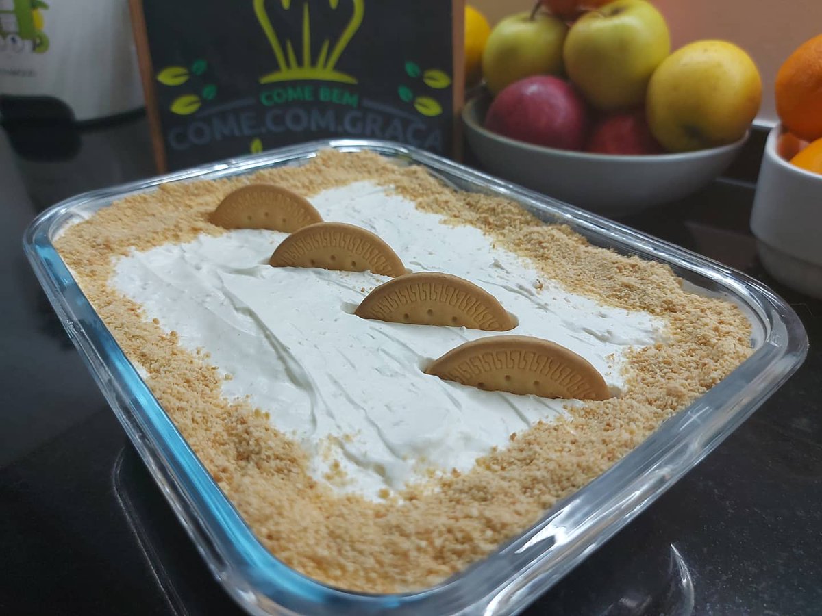GracaCome's tweet photo. Doce campeão das festas como gosto de lhe chamar, um saboroso doce de nata com bolacha. Para os mais gulosos com creme e fios de ovos e amendoins 
Vê a receita aqui 👉https://t.co/LwWZMEqb53
SUBSCREVE o canal 😊
#comebem #comecomgraça #graçaaengraçar #cozinhacomgraça #happyfood https://t.co/OOUfaCouWt