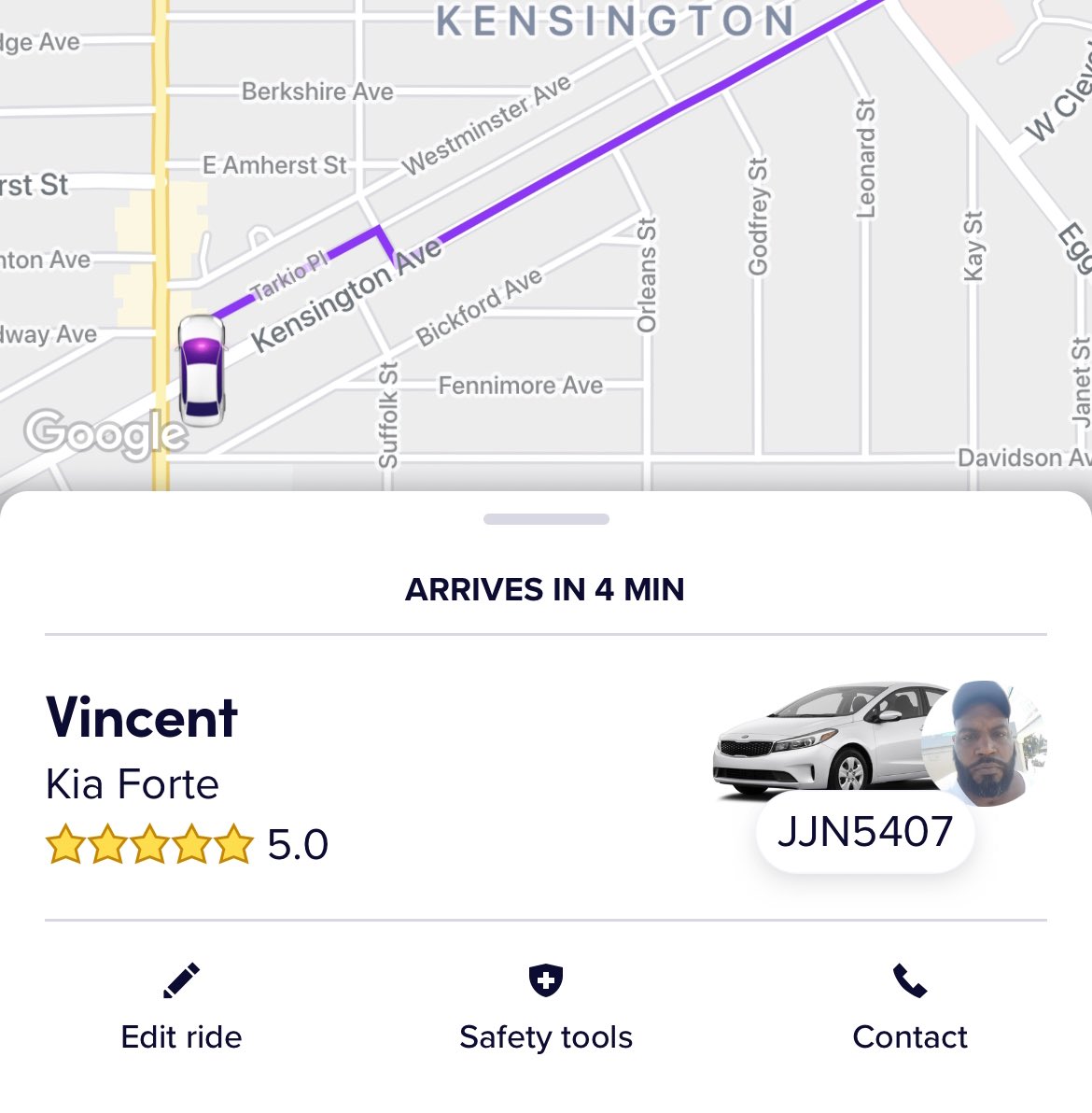 Lyft got my mans looking crazy right now #gpsfail