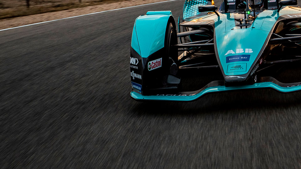 JaguarRacing's tweet photo. The @Jaguar I-TYPE 5 back on track 🔜 #DiriyahEPrix 🇸🇦
#JaguarElectrifies #JaguarFormulaE #ITYPE5
#RaceToInnovate #ABBFormulaE #Electric https://t.co/wjjImVLYC8