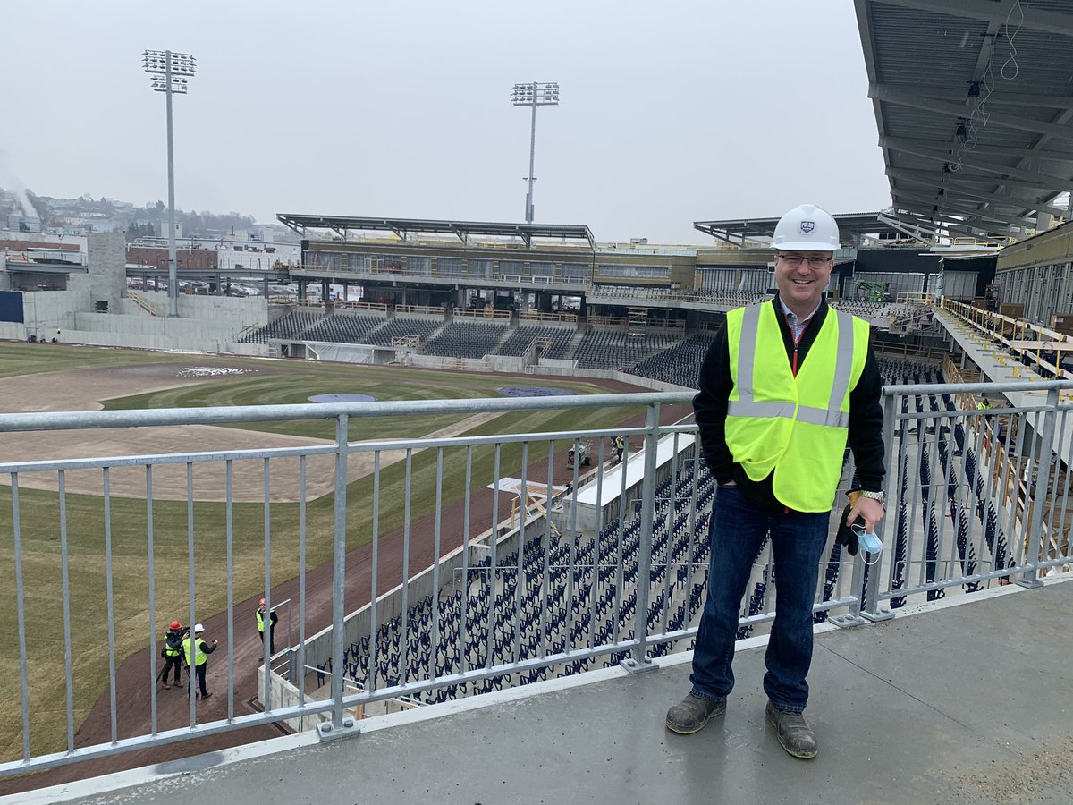JoeyMacHockey's tweet photo. Thrilled to announce I’ve joined the awesome staff @tgsports and will focus on the @WooSox, along with @NHLBruins, and I’m sure helping out in other areas as well. Back to my roots as a newspaperman. https://t.co/nVpSjB3mo5