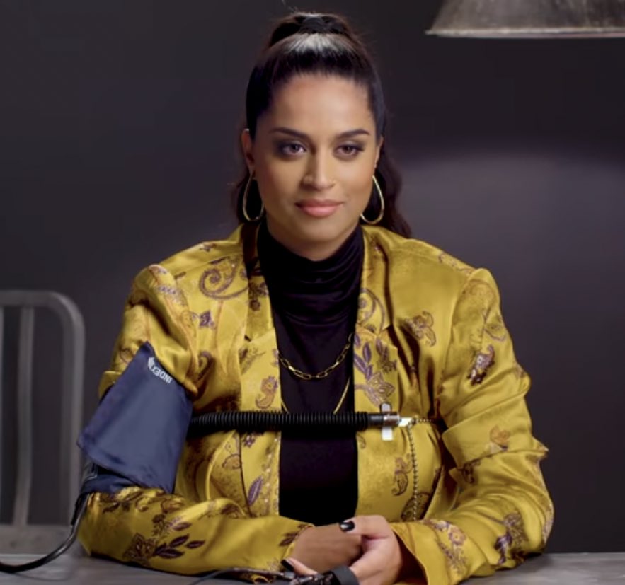 lillyinsuits's tweet photo. Lillys in a gorgeous gold blazer with a paisley pattern in her interview with vanity fair
✨January 14, 2021 https://t.co/lAEuDcJskR