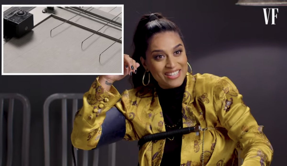 lillyinsuits's tweet photo. Lillys in a gorgeous gold blazer with a paisley pattern in her interview with vanity fair
✨January 14, 2021 https://t.co/lAEuDcJskR