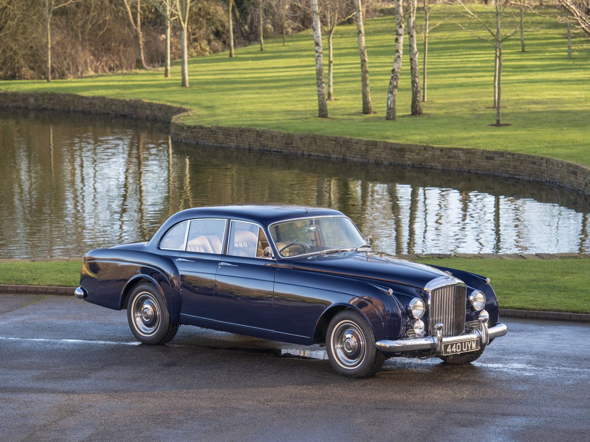 TomHartleyjnr's tweet photo. The ‘gentleman’s choice’!
Just arrived, a very rare right-hand drive S2 Continental Flying Spur that is beautiful throughout #BentleyBoy #BowlerHatNeeded #THJ #DiverseStock #NotDiverseQuality https://t.co/Te4DQFZoIK
