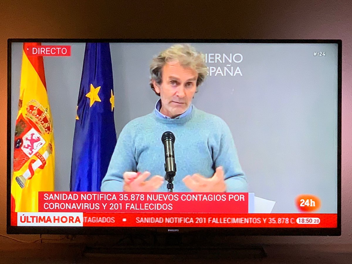 monicadiezg's tweet photo. Ahora hay intérprete de lengua de signos en algunas ruedas de prensa y en otras no. Las personas sordas no podemos tener información a medias. Es una vulneración a nuestros derechos fundamentales @desdelamoncloa @sanidadgob https://t.co/80BxGxoFPB