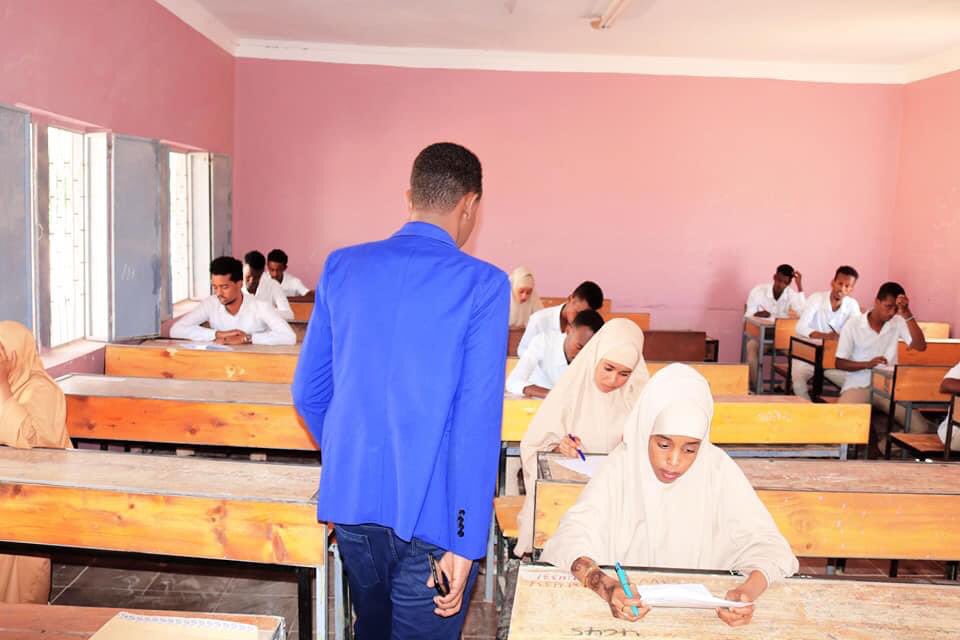 MahadOmar8's tweet photo. The seeds of #education is #bitter but fruits r #sweet. Hope bright future to all of you https://t.co/vSSgSrbxMJ