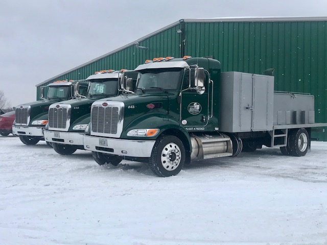 JX Truck Center on X: Congratulations Gollon Brothers Wholesale Live Bait  on taking delivery of their new Peterbilt 337 Delivery Trucks. We  appreciate you trusting JX to help supply all your customers