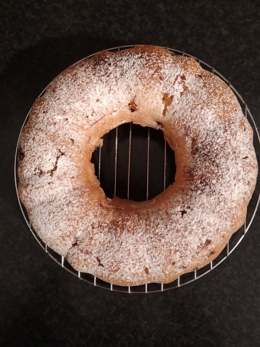 NordicLaura's tweet photo. Nectarine ring cake. #cake #baking #homemade #necterine #fruit #ringcake https://t.co/VL1Wf41Gx0