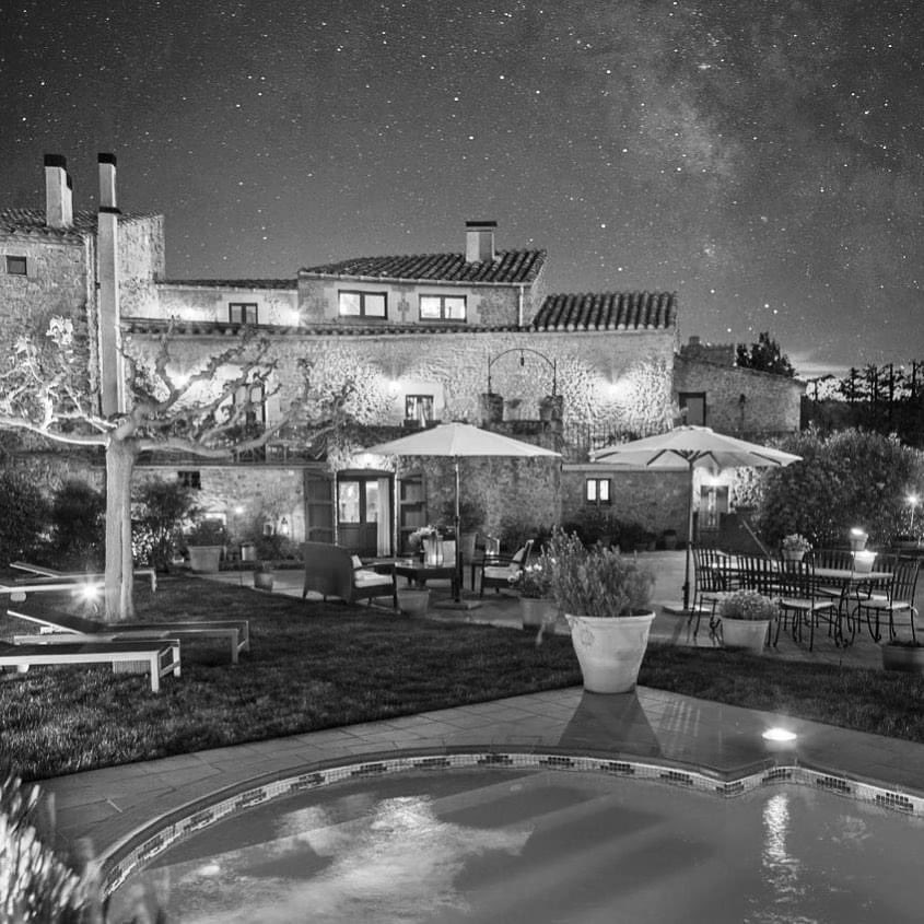 elracodemadrema's tweet photo. Del vespre a la nit...
Fins i tot en blanc i negre es veu fantàstic !
.
🔗https://t.co/LUSDe45AMC
.
#nit #momentmagic #estels #hotelrural #hotelnomesadults #hotelambencant #hivern https://t.co/0VlXU9IKCL