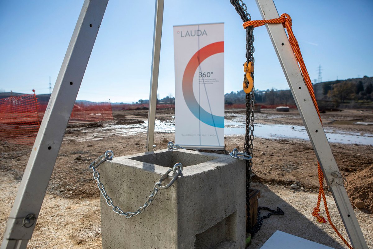 jordi_ballart's tweet photo. Ahir dimecres l'empresa #LaudaUltracool va posar la primera pedra de la nova fàbrica que construirà a la Carretera de Rubí de #Terrassa. En un moment d'incertesa com l'actual és esperançador que projectes com aquest esdevinguin una realitat. Moltes felicitats! 👏 https://t.co/p3s2OZ62Y2