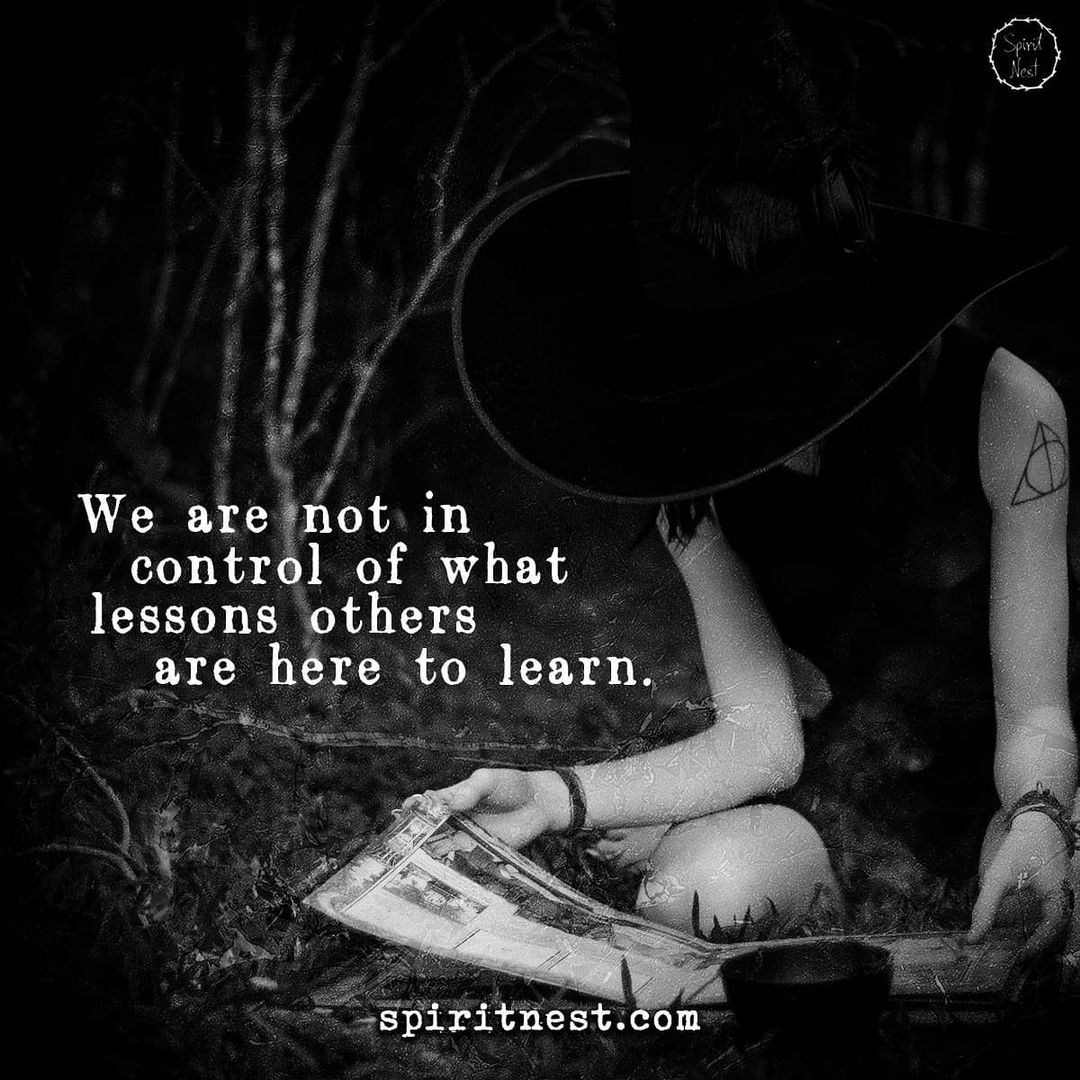 magic_markings's tweet photo. Words of wisdom β¨
.
#magicquote #relatable #relatablememes #magictricks #cardist #memesdaily #dailymemes #witchyvibes https://t.co/ehaQkhHbpD