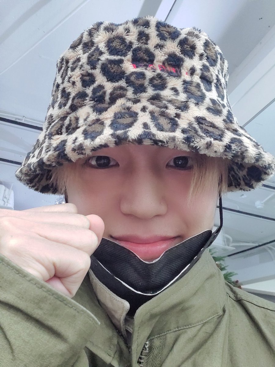 Donghun_France7's tweet photo. □■ TRADUCTION ■□

[#DonghunACE]
{ 2/2 }

Chaque jour, vous rendez nos jours plus lumineux et meilleurs ! Donc, nous vous avons envoyés des messages positifs avec @seventeen!

N'oublie jamais : A.C.E ♥ c'est toi 

🔗 https://t.co/r5xeHxPGiv

#ACE #에이스 #초이스 #FavBoyz https://t.co/GKMhiesytM