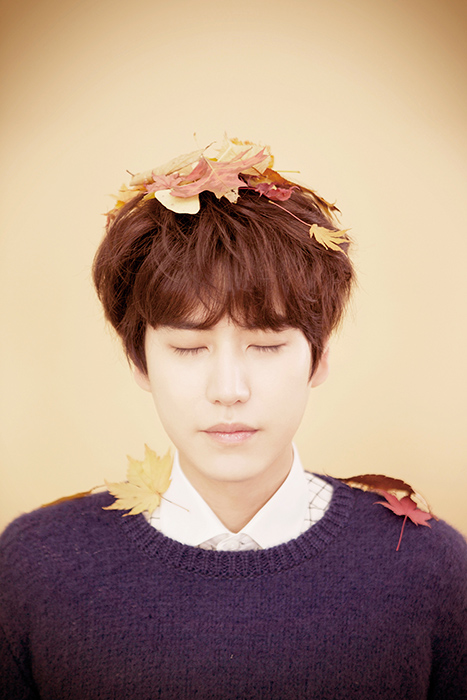 SMTownEngSub's tweet photo. .@weareoneEXO "First Snow" (2013) and @GaemGyu "At Gwanghwamun" (2014) are the oldest SM songs to chart on Gaon Monthly in 2020 https://t.co/CURhHAS6g2