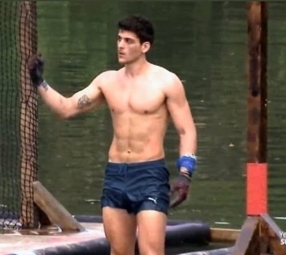 dadyydora's tweet photo. poyraz değil kasırga😡😡 #Survivor2021 https://t.co/MtkyvbWNhY