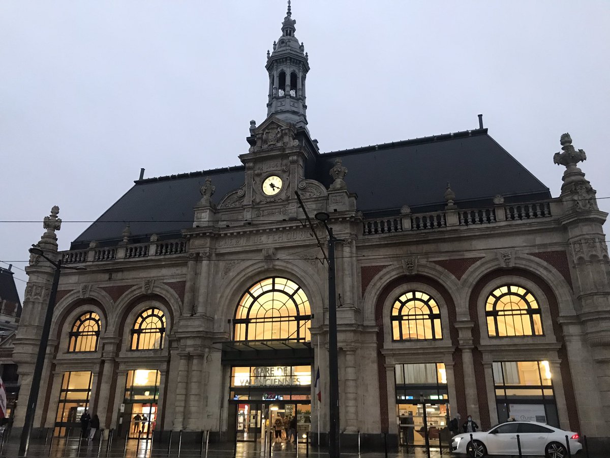 PSpinnewyn's tweet photo. Valenciennes décrochera-t-elle le titre de plus belle gare de France cette année? Nous, on y croit! Plus que quelques heures pour voter sur https://t.co/3nohihoPGS @Valenciennes_ @VAFC @BibValenciennes @festival2val @IUTValenciennes @CCIHainaut @supinfocom https://t.co/reJK3ZDwfd