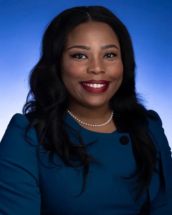 SenAkbari's tweet photo. Congratulations to our new Tennessee Black Caucus of State Legislators leadership team! Chairman @TNRepParkinson, Vice-Chair Sam McKenzie, Treasurer Jesse Chism, and Secretary @katrinafortn!
Thank you immediate past chair @GAHardaway for your incredible service! 🖤🖤#TBCSL https://t.co/MPEI9cFZAy