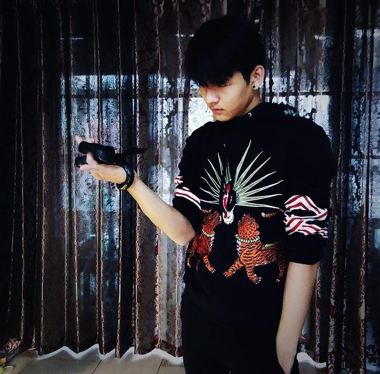 李洛尔- li luoer- 2001.12.19- from beijing- went to the affiliated high school of peking university & los angeles college of music, usa- under musical freedom- dj for warner records #李洛尔  #创造营2021  #Chuang2021  #创4  #ProduceCamp2021