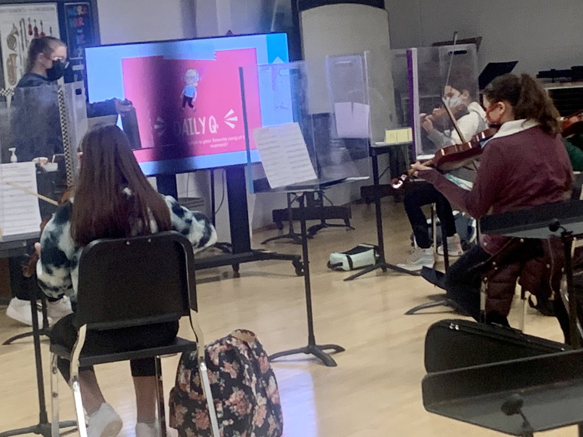 Tuning up and getting ready for orchestra class #AMSPride #ThisIsAvon <a href="/DrBLHC/">AvonSuper</a>