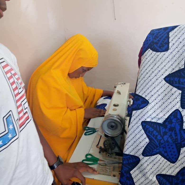 MolikSherifdeen's tweet photo. As The NVP Supervising Kaduna State LOs, I Joined JCI Arewa Team In The Supervision Of The Progress Made So Far On The Beneficiaries Of The One Talent Skill Acquisition Program In Collaboration With IBWU.
@OoniAdimulaIfe@jcileaders @IBWU_Foundation @KDSG_KIF
#OneTalent
#JCIRise https://t.co/eCNCoDJzsa
