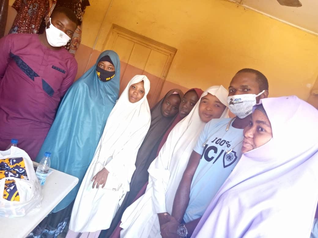 MolikSherifdeen's tweet photo. As The NVP Supervising Kaduna State LOs, I Joined JCI Arewa Team In The Supervision Of The Progress Made So Far On The Beneficiaries Of The One Talent Skill Acquisition Program In Collaboration With IBWU.
@OoniAdimulaIfe@jcileaders @IBWU_Foundation @KDSG_KIF
#OneTalent
#JCIRise https://t.co/eCNCoDJzsa