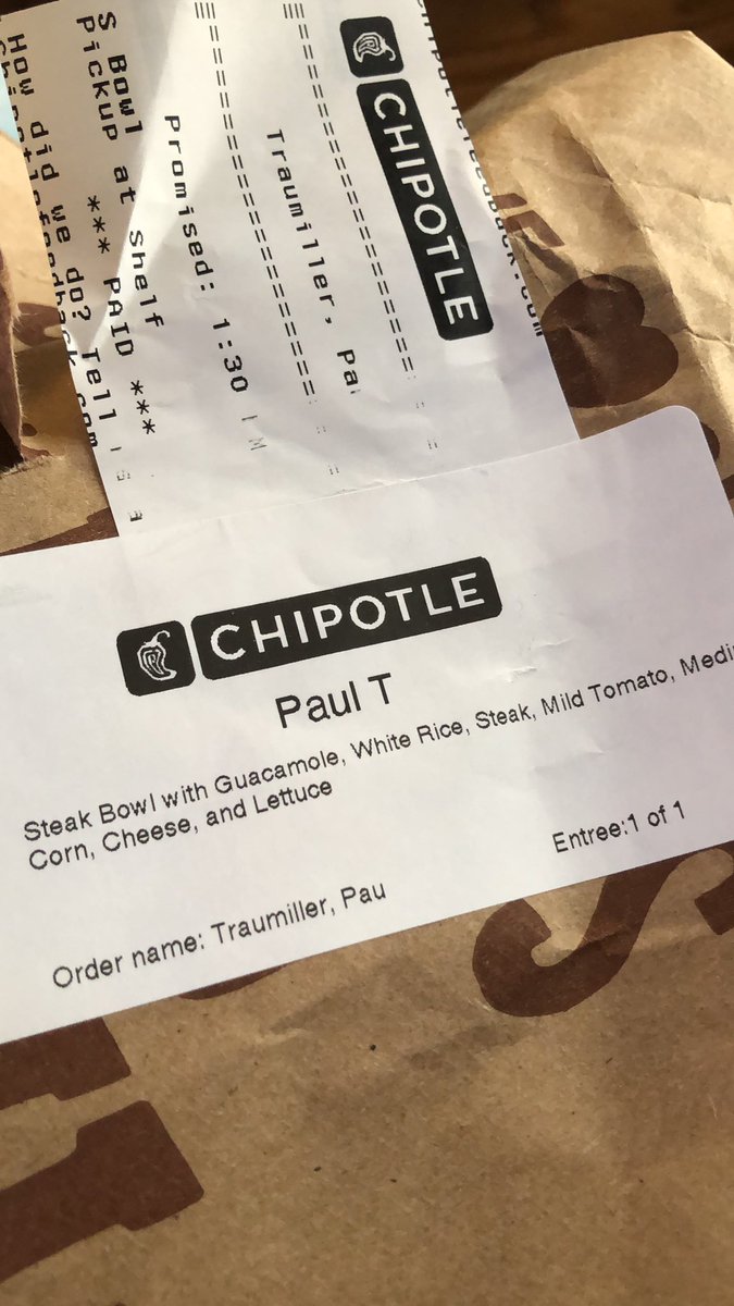 Trau_'s tweet photo. Guacs extra and theres no guac, and has sour cream when I didn’t order sour cream 

:( @ChipotleTweets https://t.co/wdsWSKqyub