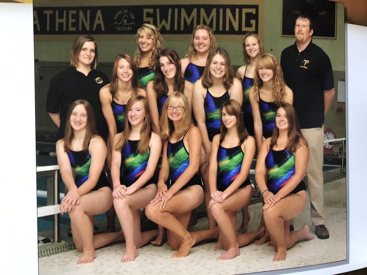 AthenaHigh's tweet photo. TBT. Athena Trojans 2010 https://t.co/F3K7z2F056