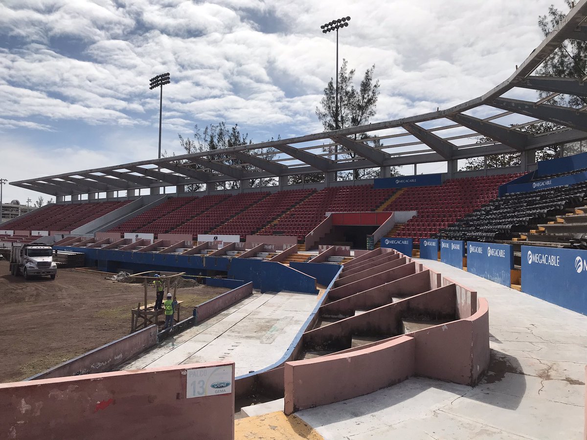 tachimorales's tweet image. Hoy estuve en el recorrido de la remodelación del parque “Beto Ávila” 🏟⚾️

A lo que me señalan, quedará espectacular el nido para el regreso del @elaguilabeisbol #Veracruz 🔴🦅

La inversión es más de 61 millones de pesos. La empresa Grupaem trabaja en el parque.