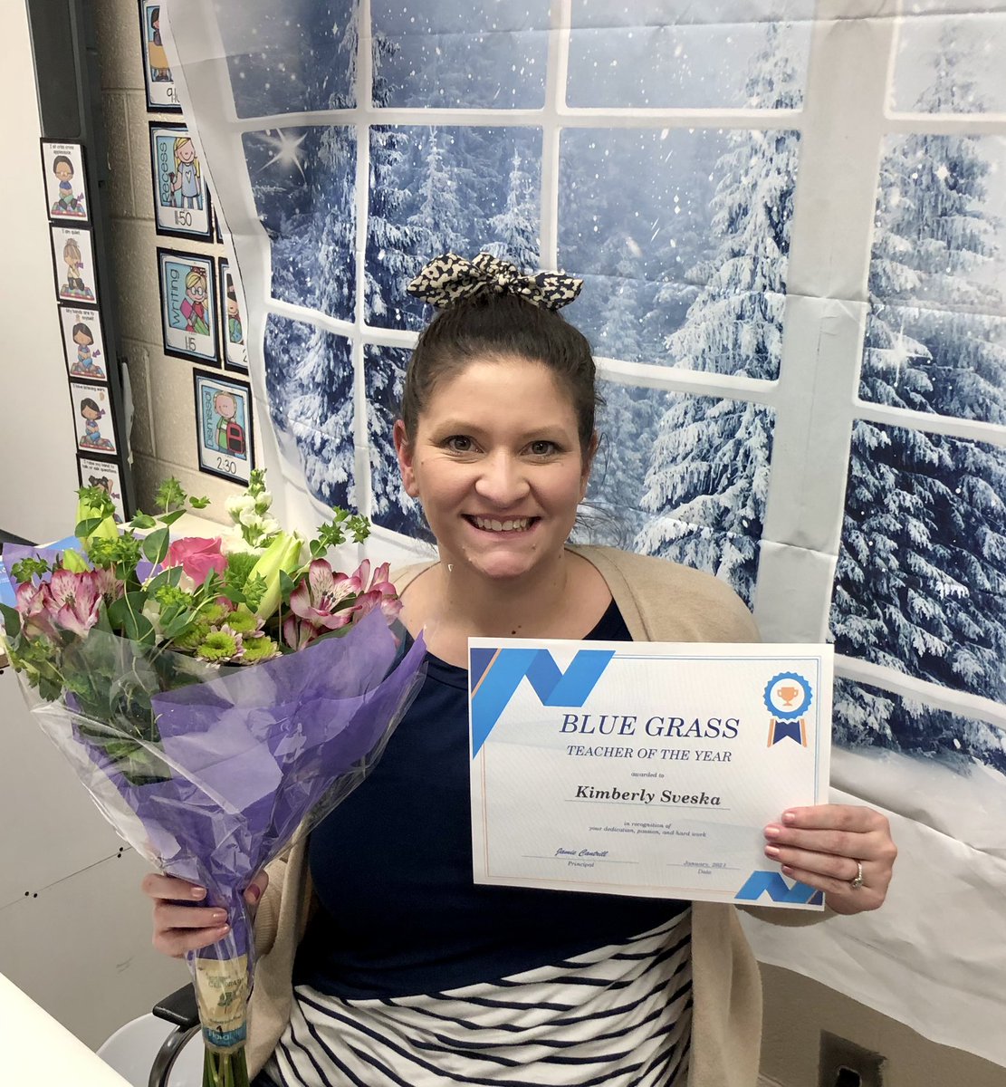 Congratulations to these great Blue Grass teachers! Mrs. Jerideau &amp; Mrs. Rosenbush, Teachers of the Month! Mrs. Sveska, Teacher of the Year!!! <a href="/KnoxSchools/">Knox County Schools</a> <a href="/CADowell1/">Christy Dowell</a> @CantrillJamie <a href="/s_sveska/">Mrs. Sveska's Kindergarten</a> <a href="/LCRosenbush11/">Lauren Rosenbush</a> <a href="/al_jerideau/">Allie Jerideau</a>